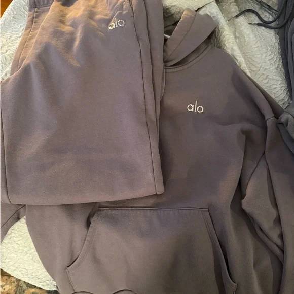 Alo Purple Hoodie and Sweatpants Set - Picture 1 of 2